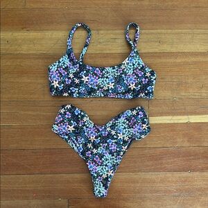 Skatie Bikini Set Bottoms Size S & Top Size M
